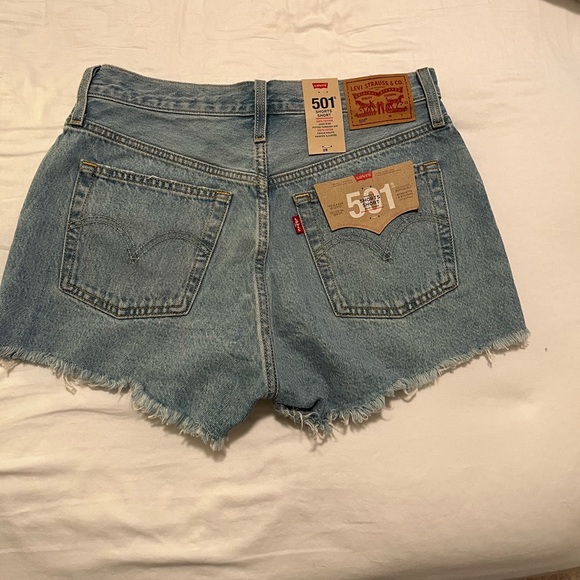 Levis high rise shorts - Picture 3 of 6